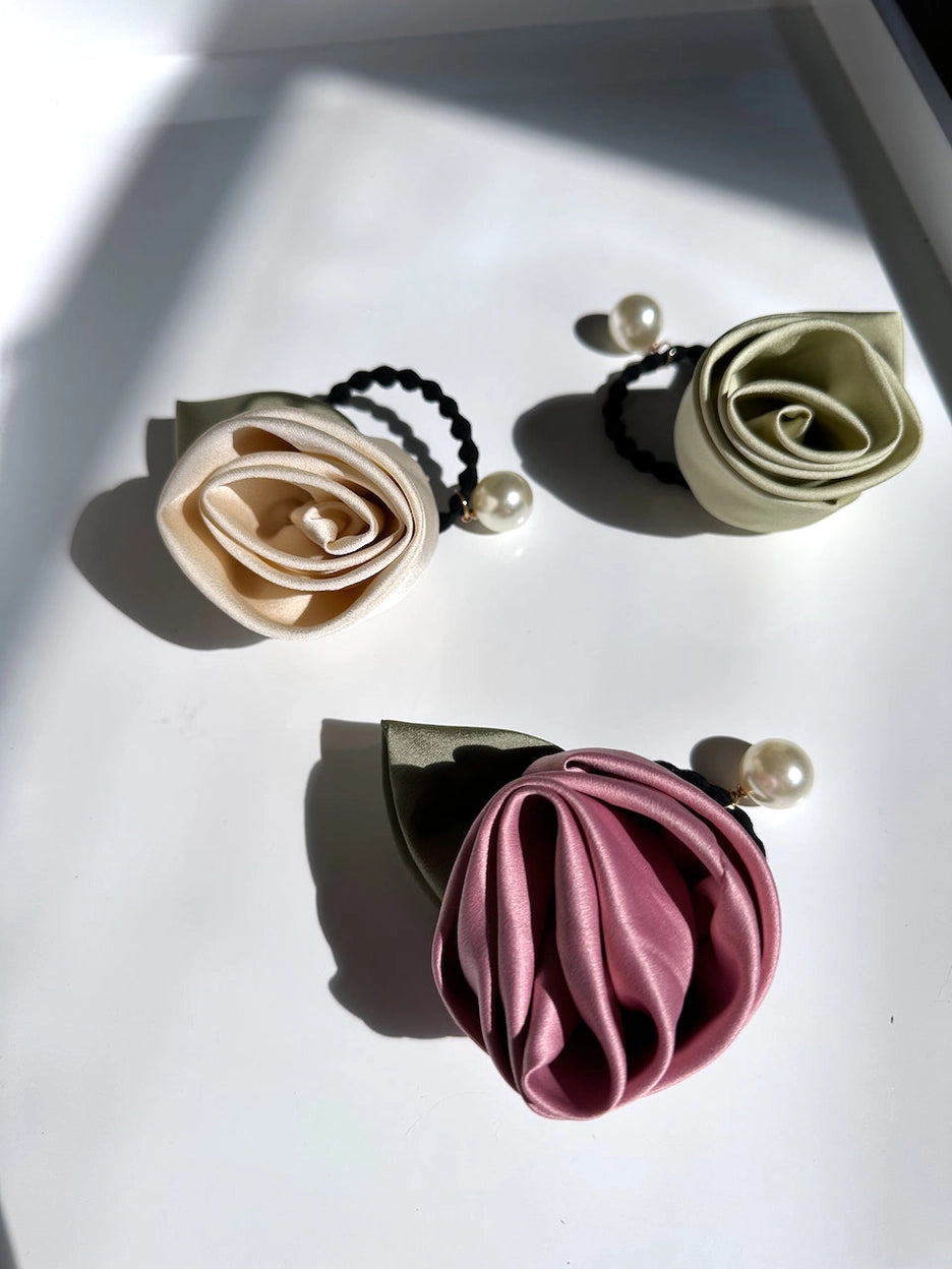 Tuxedo Rose Flower Hair Tie