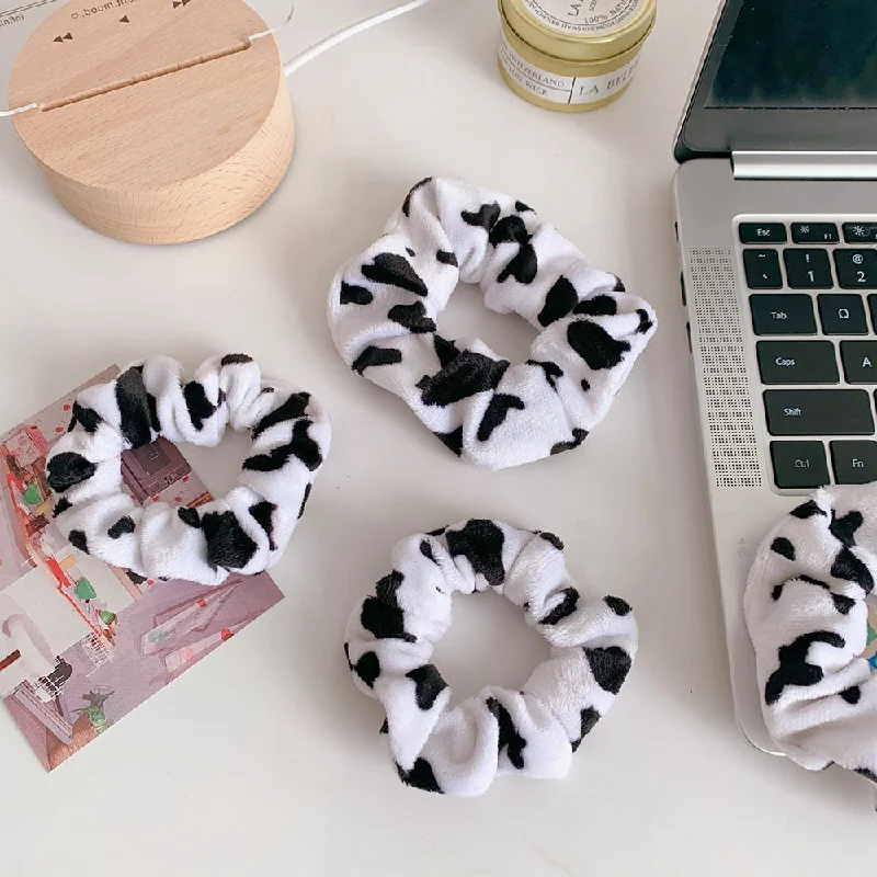 Wholesale Black and White Spotted Plush Hair Scrunchies